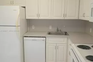 20400 W Country Club Dr, Aventura, FL 33180 - Photo 4