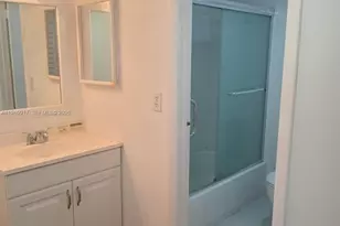 20400 W Country Club Dr, Aventura, FL 33180 - Photo 10