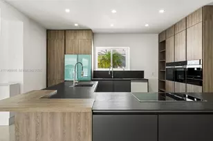 1101 S Shore Dr, Miami Beach, FL 33141 - Photo 14