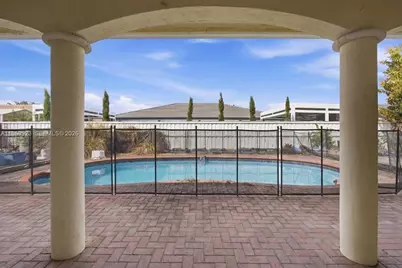 15431 SW 171st St, Miami, FL 33187 - Photo 2