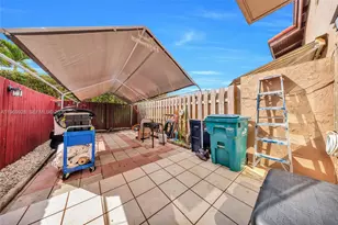 1923 SW 107th Ave, Miami, FL 33165 - Photo 8