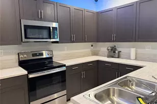 10515 West 33rd Ct, Hialeah, FL 33018 - Photo 6