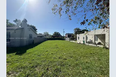 1762 NW 44th St, Miami, FL 33142 - Photo 4