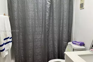 10000 NW 80th Ct, Hialeah Gardens, FL 33016 - Photo 6