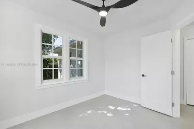 560 NE 110th Ter, Miami, FL 33161 - Photo 32