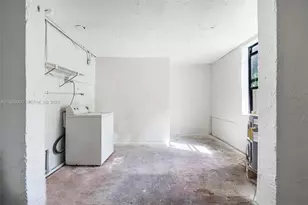1523 NW 38th St, Miami, FL 33142 - Photo 14