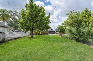 1523 NW 38th St, Miami, FL 33142 - Photo 8