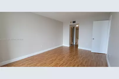 1300 NE Miami Gardens Dr #819E, Miami, FL 33179 - Photo 16