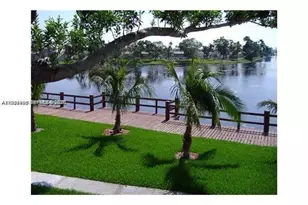 2530 NW 39th Wy, Lauderdale Lakes, FL 33311 - Photo 14