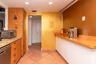 1020 Meridian Ave, Miami Beach, FL 33139 - Photo 2