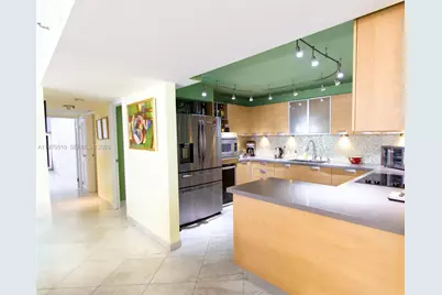 1623 Collins Ave #PH1010, Miami Beach, FL 33139 - Photo 16