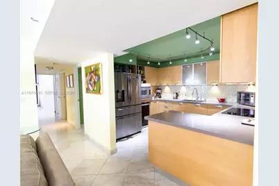 1623 Collins Ave #PH1010, Miami Beach, FL 33139 - Photo 18