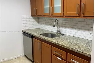 301 SW 135th Ave, Pembroke Pines, FL 33027 - Photo 8