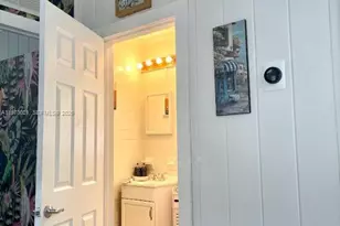 1218 N 24th Ave, Hollywood, FL 33020 - Photo 32