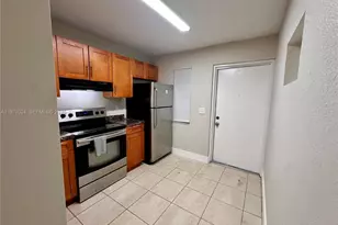 95 NE 41st St, Oakland Park, FL 33334 - Photo 6