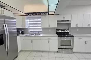 3041 NW 16th St, Miami, FL 33125 - Photo 12