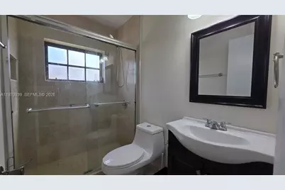 3041 NW 16th St, Miami, FL 33125 - Photo 16