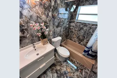 221 NE 24th St, Pompano Beach, FL 33064 - Photo 12