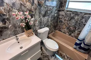 221 NE 24th St, Pompano Beach, FL 33064 - Photo 12