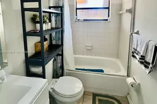 10076 NW 6th St, Pembroke Pines, FL 33024 - Photo 6