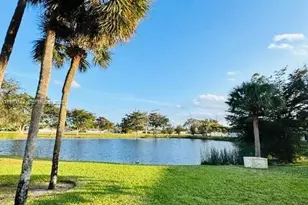 10076 NW 6th St, Pembroke Pines, FL 33024 - Photo 8