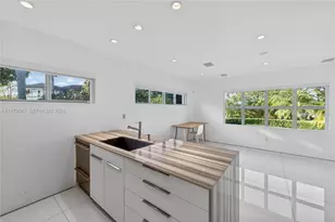 1000 N Shore Dr, Miami Beach, FL 33141 - Photo 48