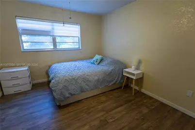 8931 N New River Canal Rd #1E, Plantation, FL 33324 - Photo 4