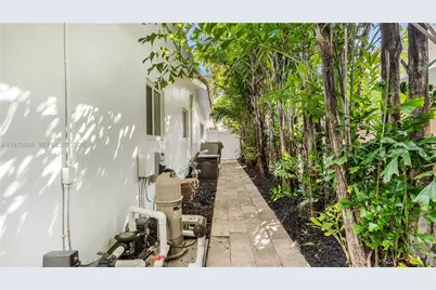 2037 Windward Dr, Lauderdale by the Sea, FL 33062 - Photo 48