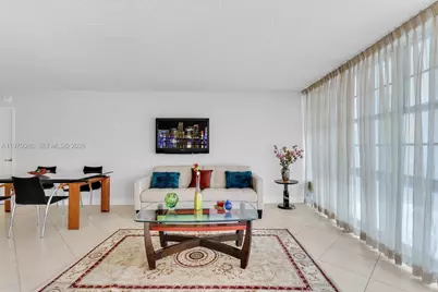 301 174 Street #405, Sunny Isles Beach, FL 33160 - Photo 2