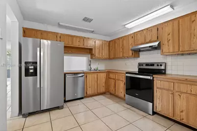 1343 Sussex Dr, North Lauderdale, FL 33068 - Photo 8