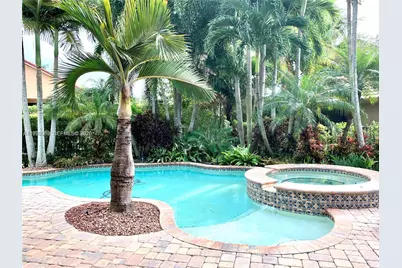 1040 Sandalwood Ln, Weston, FL 33326 - Photo 20