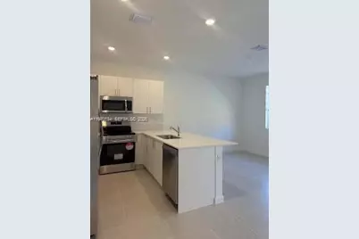 621 SE 13th St Cir #1, Homestead, FL 33034 - Photo 2