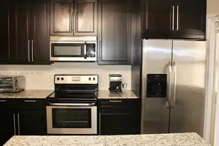 2200 NE 33rd Ave, Fort Lauderdale, FL 33305 - Photo 8