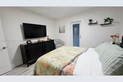 5870 NW 38th St, Virginia Gardens, FL 33166 - Photo 10
