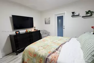 5870 NW 38th St, Virginia Gardens, FL 33166 - Photo 10
