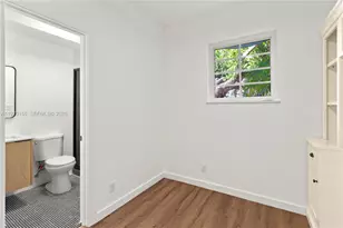 1009 Meridian Ave, Miami Beach, FL 33139 - Photo 24