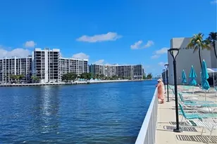 3800 S Ocean Dr, Hollywood, FL 33019 - Photo 36