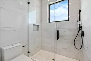 536 W 51st St, Miami Beach, FL 33140 - Photo 24
