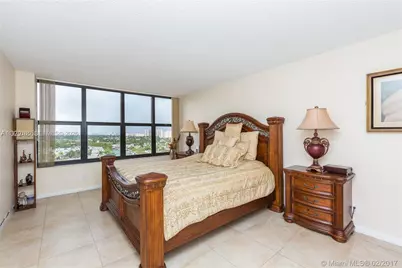 2500 Parkview Dr #1207, Hallandale Beach, FL 33009 - Photo 10