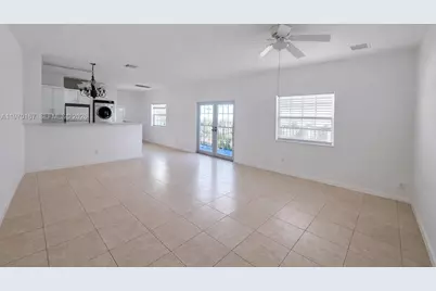 1010 NW 2nd Ave #1010, Hallandale Beach, FL 33009 - Photo 4