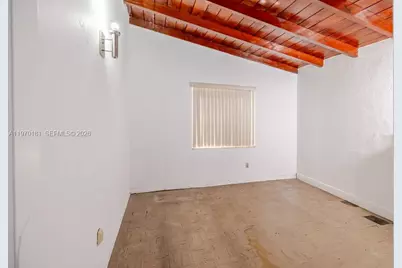 670 SE 1st St, Hialeah, FL 33010 - Photo 8