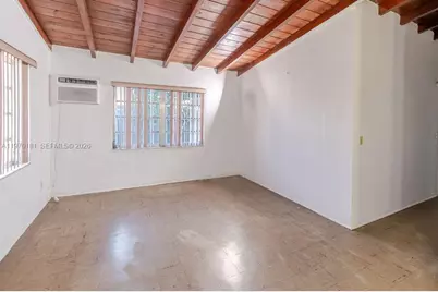 670 SE 1st St, Hialeah, FL 33010 - Photo 2