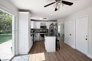 10708 NW 12th Manor, Plantation, FL 33322 - Photo 2