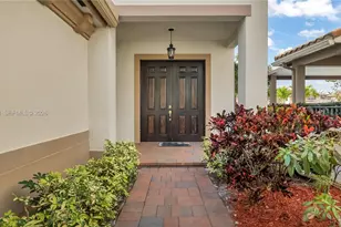 10120 N Lake Vista Ct, Parkland, FL 33076 - Photo 4