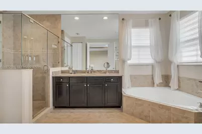 10120 N Lake Vista Ct, Parkland, FL 33076 - Photo 30