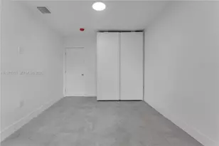 521 NW 33rd Ave, Miami, FL 33125 - Photo 12