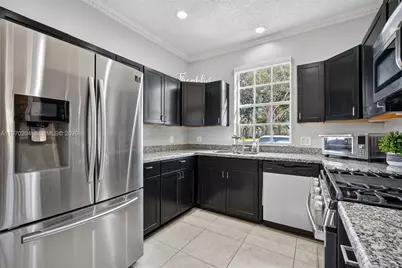 5911 Kelsey Ln, Tamarac, FL 33321 - Photo 14