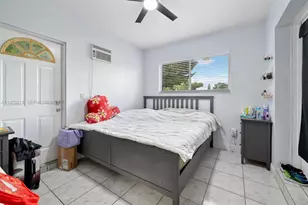 590 W 35th Pl, Hialeah, FL 33012 - Photo 6