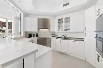 100 S Pointe Dr #2101, Miami Beach, FL 33139 - Photo 30