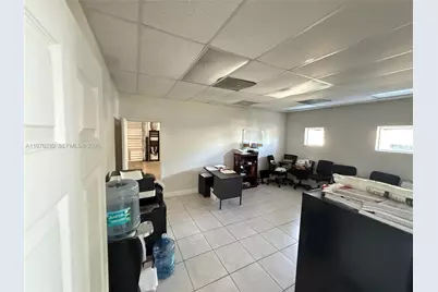 8000 NW 31st St #1, Doral, FL 33122 - Photo 16